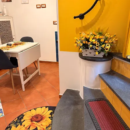 Giallo Semesterbostad *