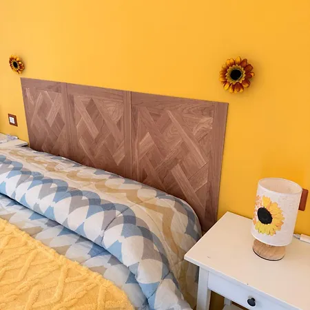Giallo Semesterbostad *